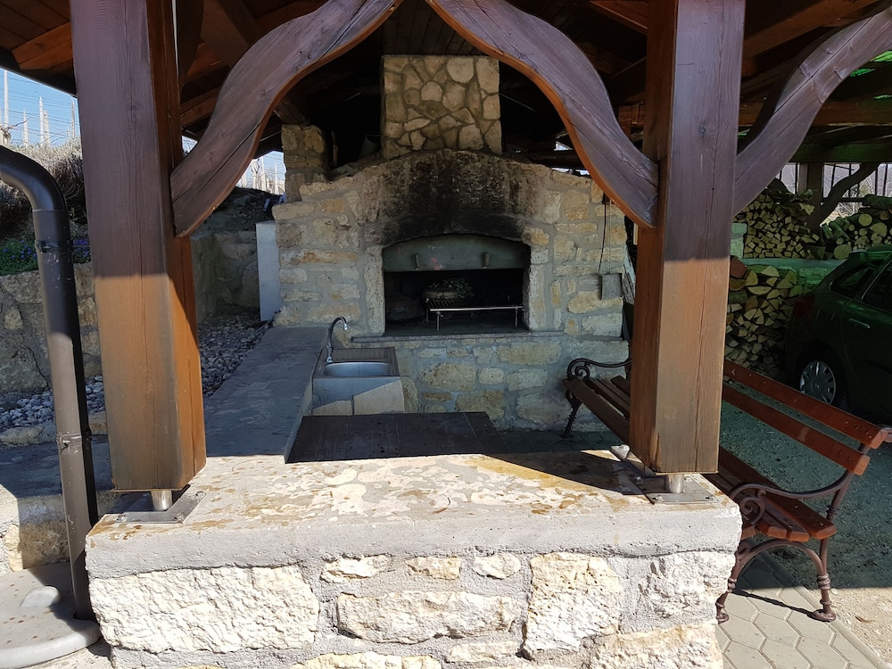 Photo 11