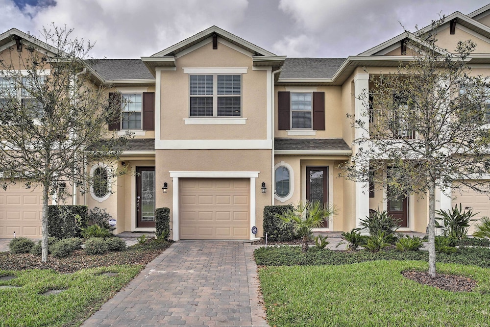 4 Mi to Dtwn: Home w/ Pool Access in Sanford