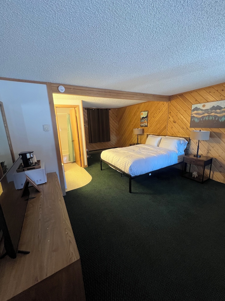 Lone Eagle Lodge - Property Image 48