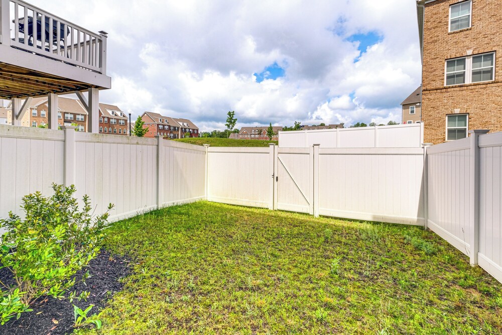 Fenced Yard: Spacious Southern Maryland Townhome!
