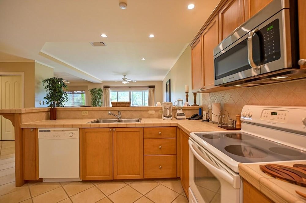 CR Luxury Del Mar 5H 2 Bdrm
