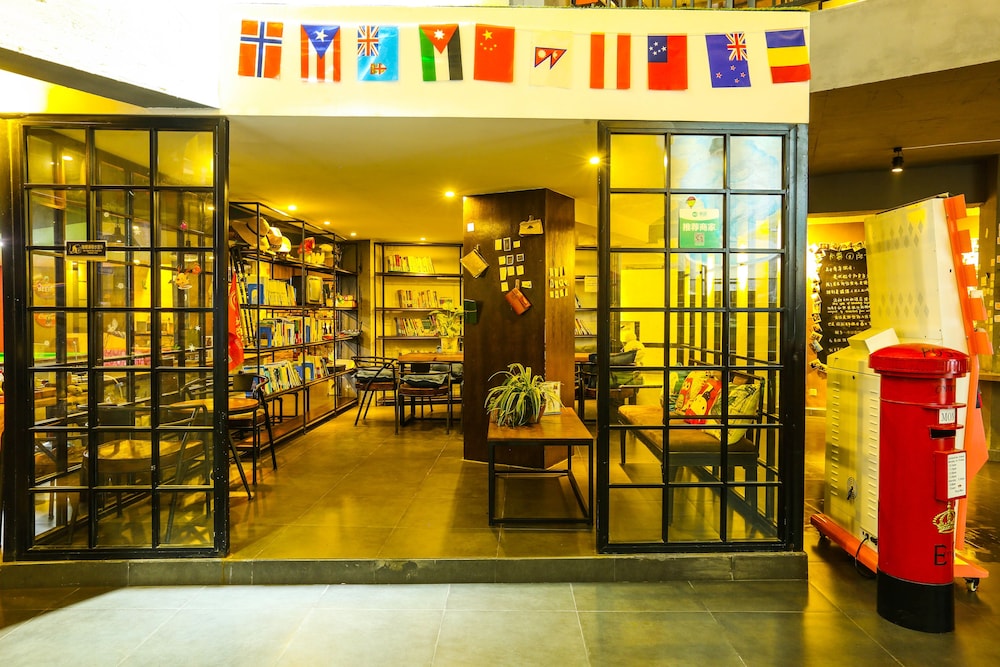 Zhangjiajie Comma Travel Hotel
