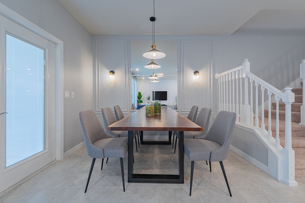 NEW Stunning Home W/private Pool! Near Disney - Image 2