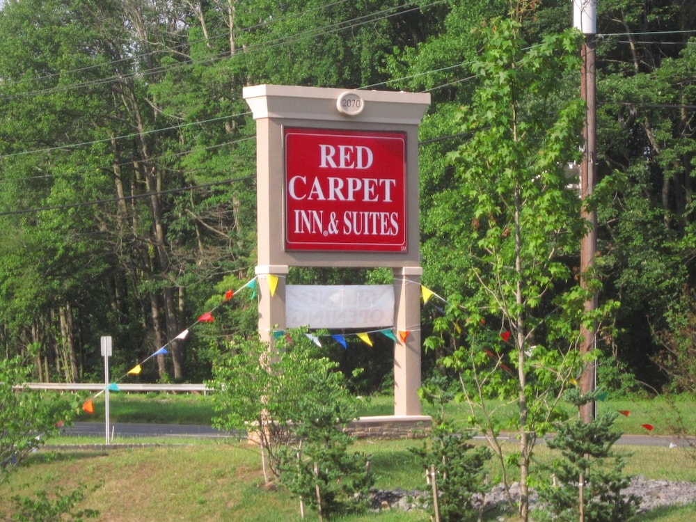 Red Carpet Inn And Suites Monmouth Jtc