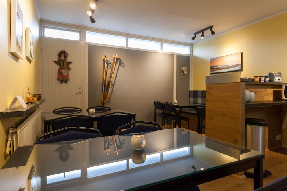 Guesthouse Garun, Skolavellir