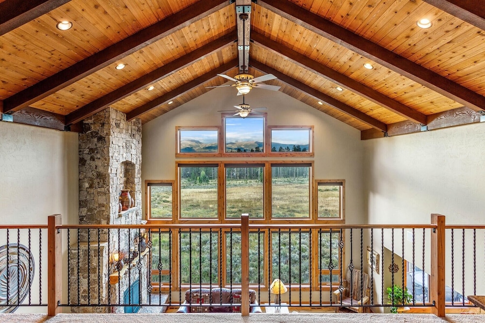 Stagecoach Cabin 5 Bedroom Home by RedAwning view 3