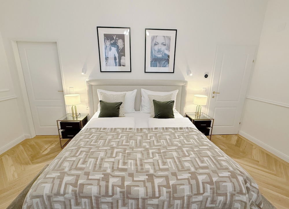 RAFAEL KAISER - Signature Apartments