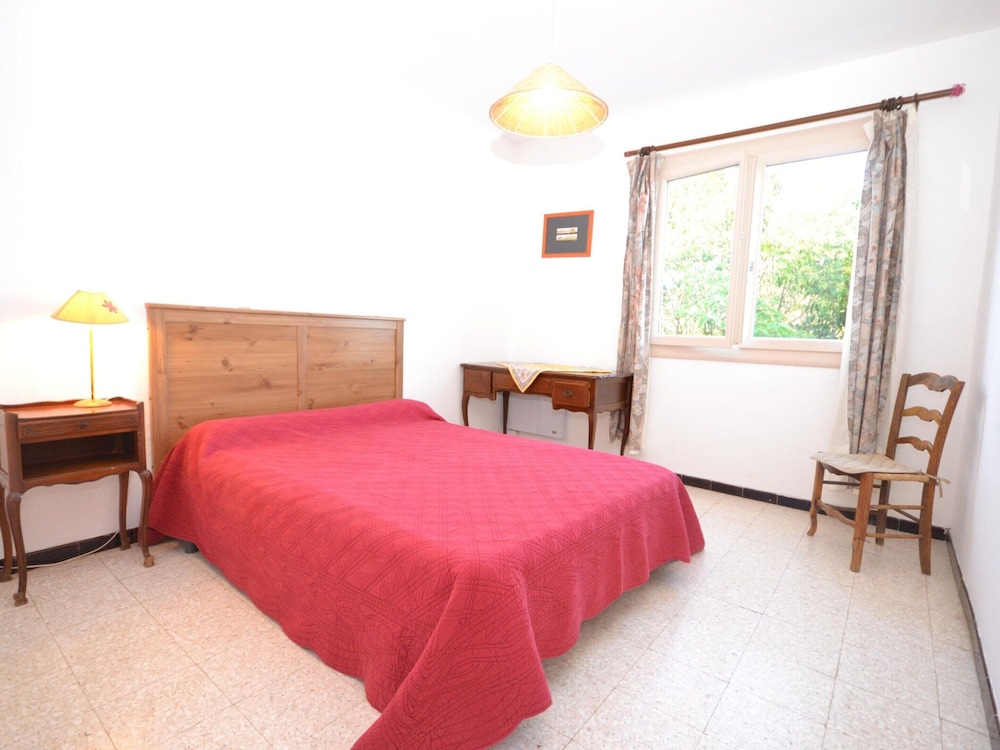 Apartment With Pool Amid Vineyards and Near the Beach