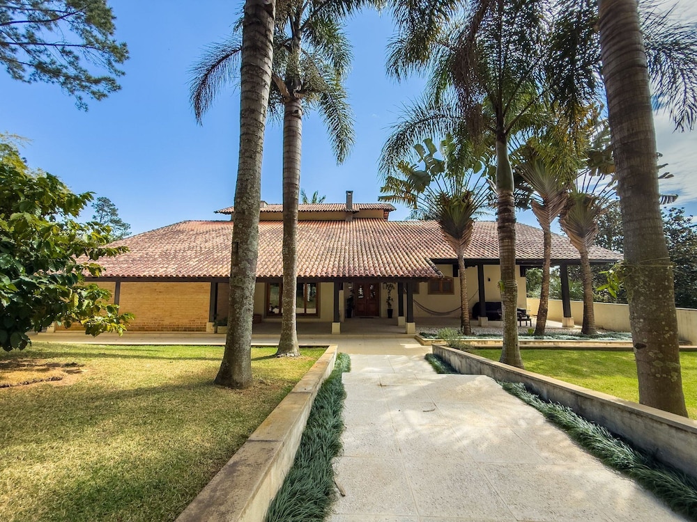 Refúgio de Alto Padrão na Granja Viana