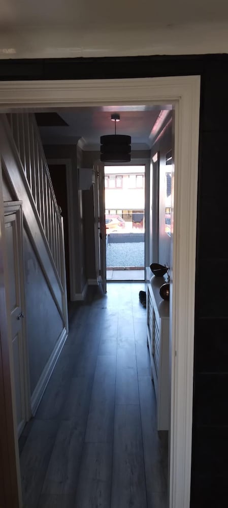 Cozy Coastal Retreat in Colwyn bay Sleeps 8