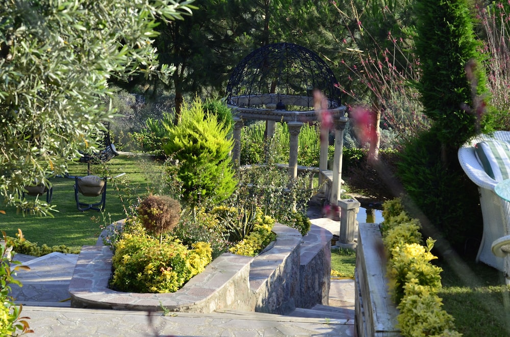 Assos Longevity Hotel