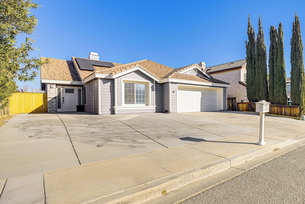 10 Mi to Mojave Narrows: Victorville Studio