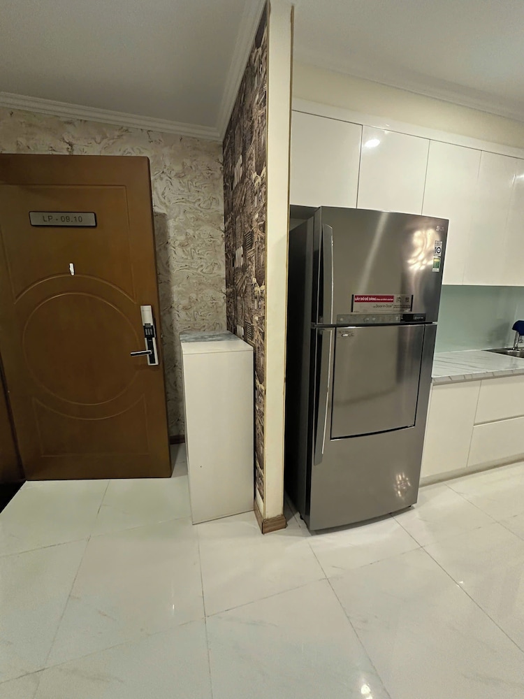 The Aquamarine Landmark Suites - Poolside Access at L4B