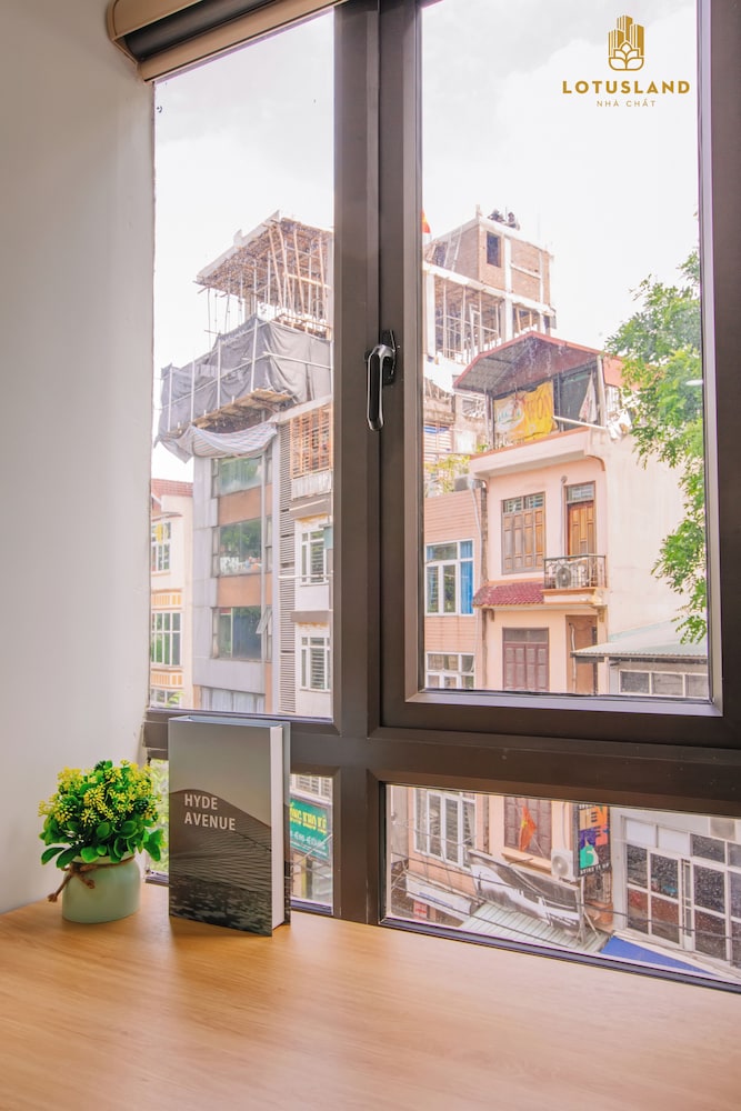 Lotus Land Apartment