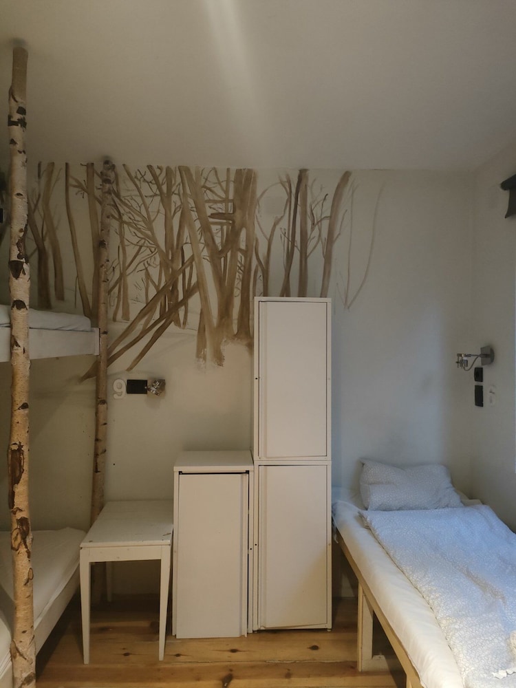 ArkaBarka Floating Hostel and Apartments