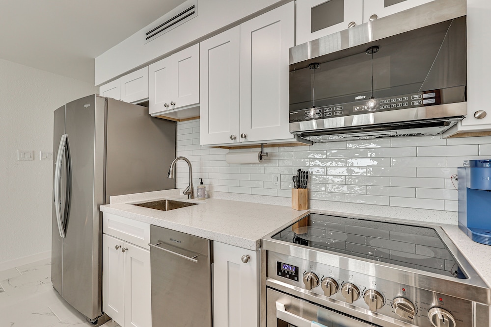 Dogs Welcome: Beachfront South Padre Island Condo