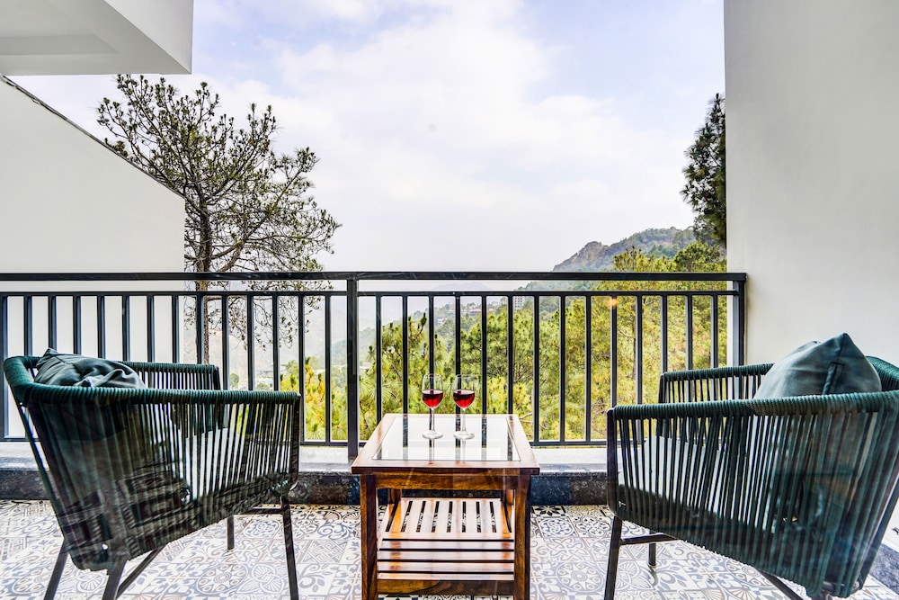 Alaya Stays Serene Woods Hotel Near Mall Road