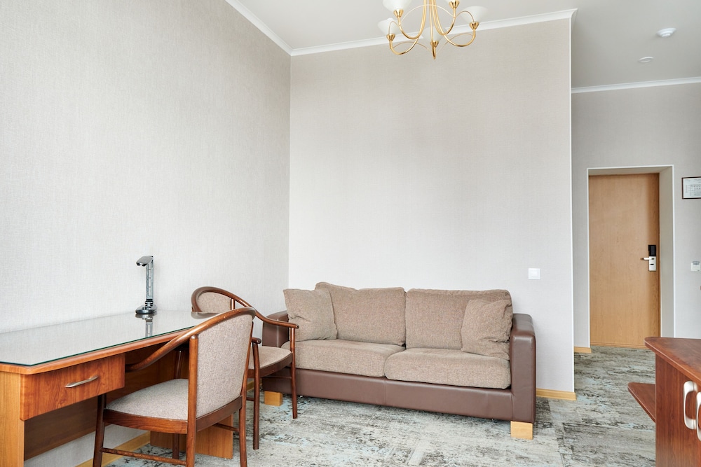 Almaz Hotel