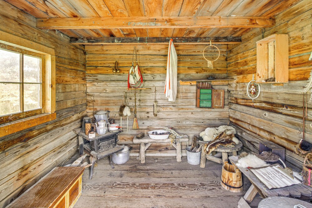 Pioneer-era Retreat in Sanborn w/ Museum Access