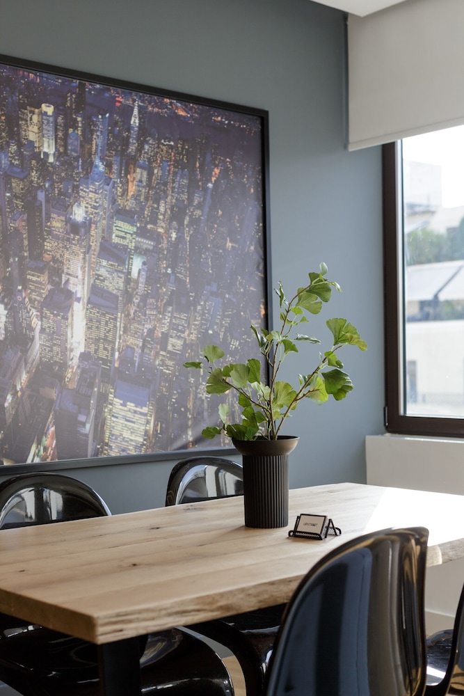 UPSTREET Spacious 2BD Apt Acropolis Museum