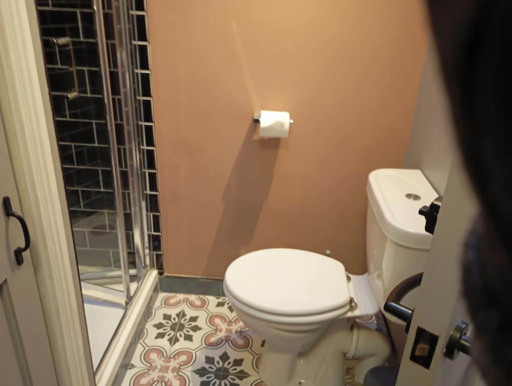 Cosy Cottage- Sleeps 4, Free Parking & Golf Nearby