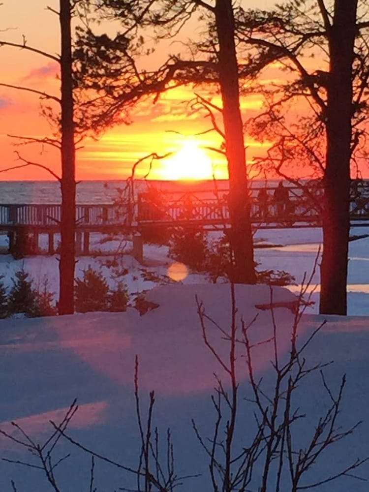 4 Bedroom Cottage On Manitoulin Island - Next to Sandy Beach!