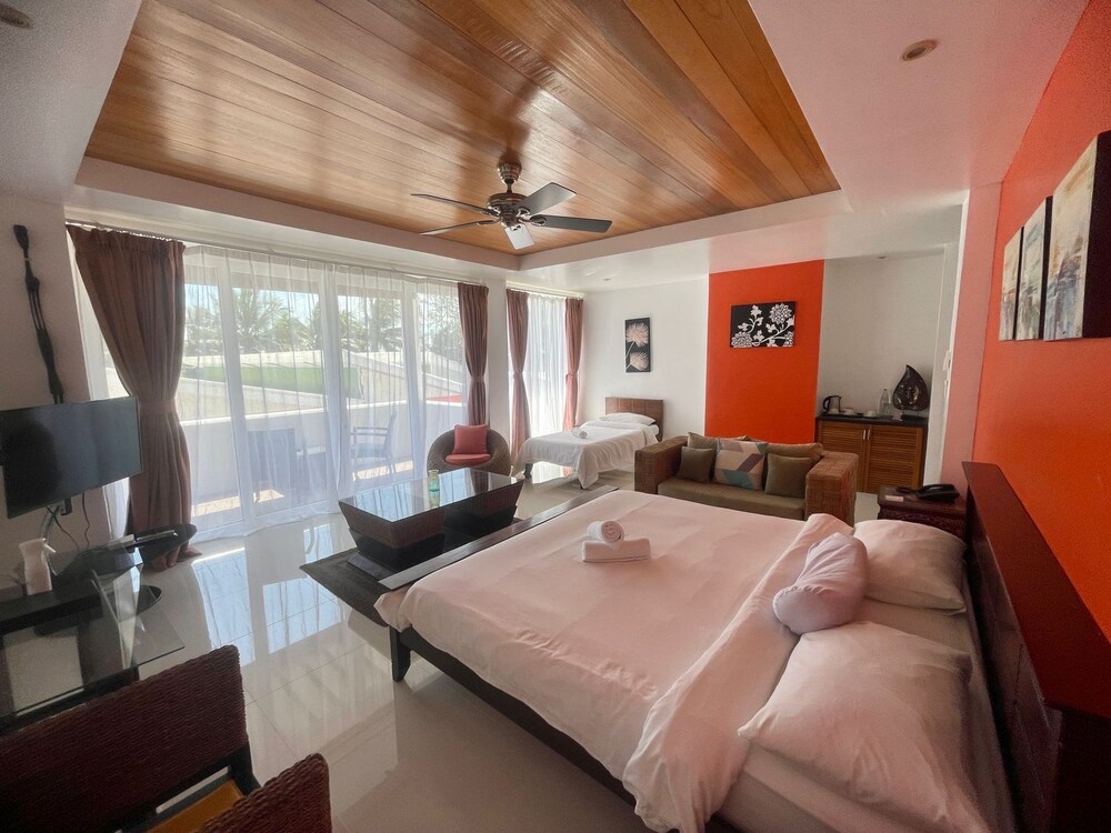 Calypso Beach & Dive Resort