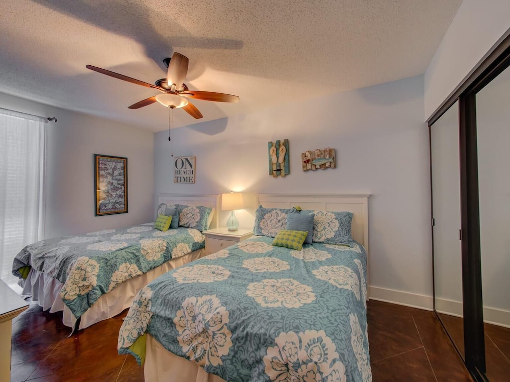 Pelican Pointe 1505