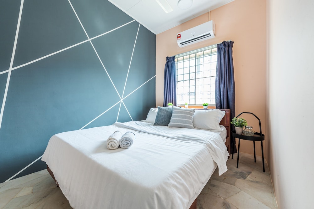 Corner 3BR Landed House at Sepang photo 3