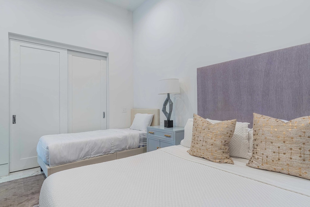 Sleeps 28 2 Luxe Villas w/ Pickleball Court Bravo Villas Dorada by Avantstay