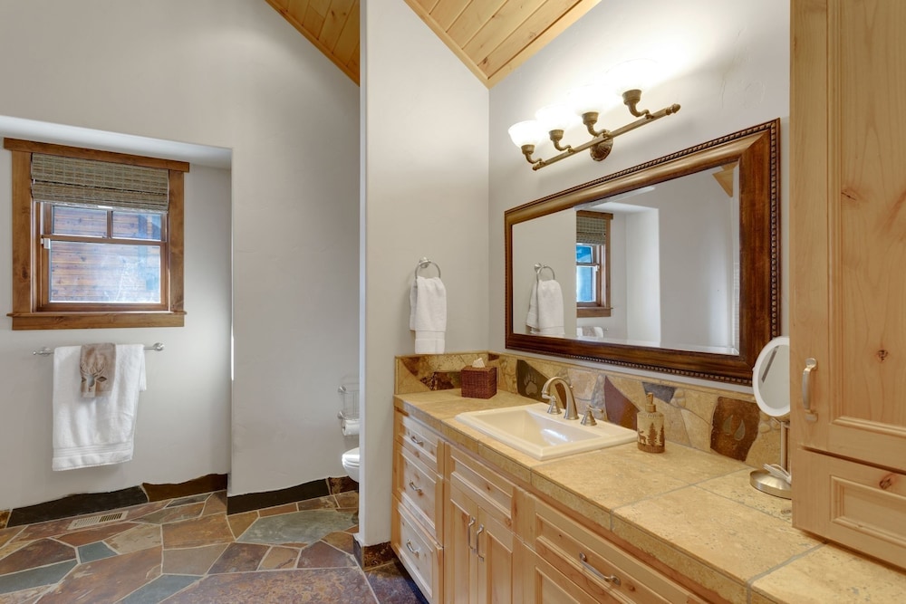 4br Cabin W/ Hot Tub Ultimate Truckee Escape 4 Bedroom Cabin