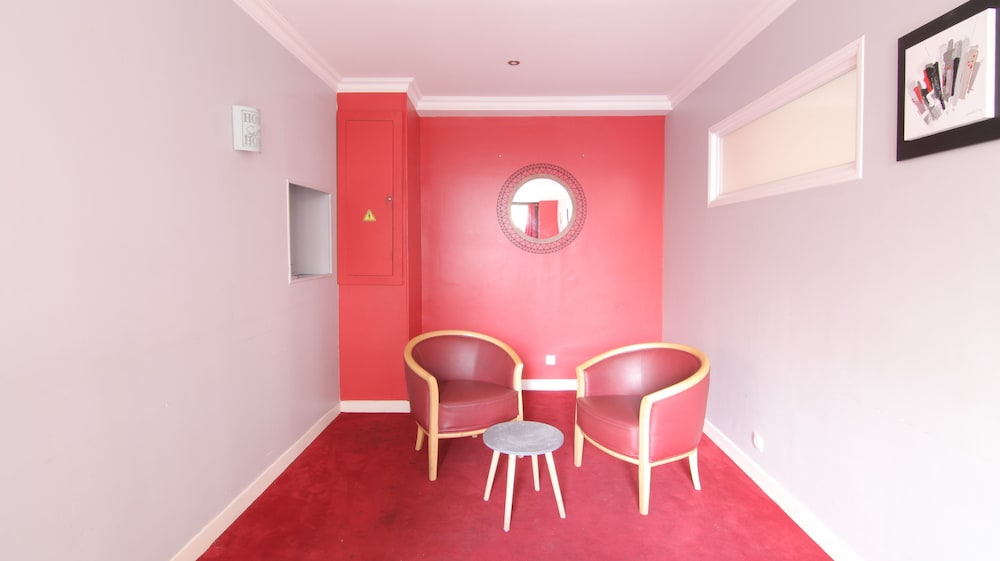 Levallois-Perret Vacations - Hotel Briand devient Hotel IPL - Property Image 4