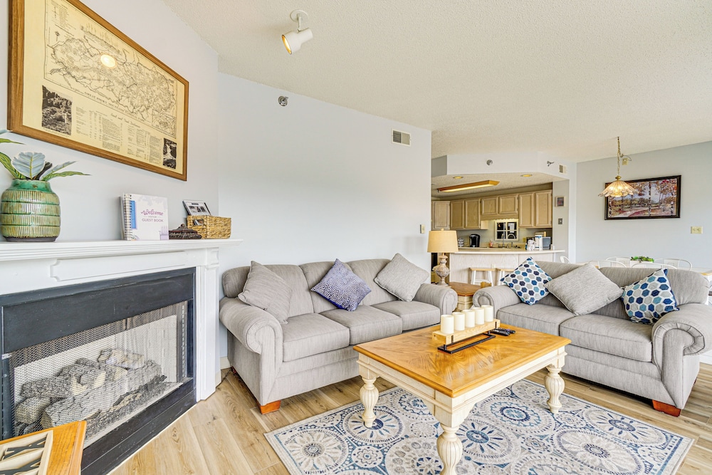 1 Mi to The Island in Pigeon Forge: Condo w/ Pools