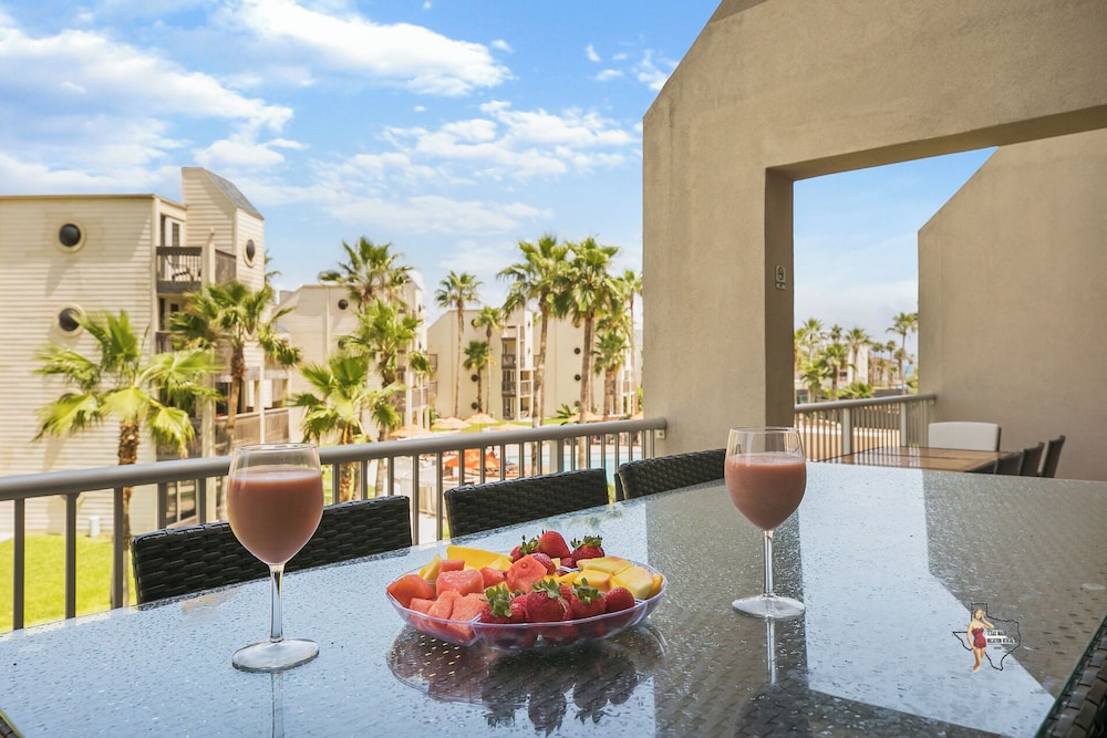 Bahia Mar-Solare Beachfront & Two Pools