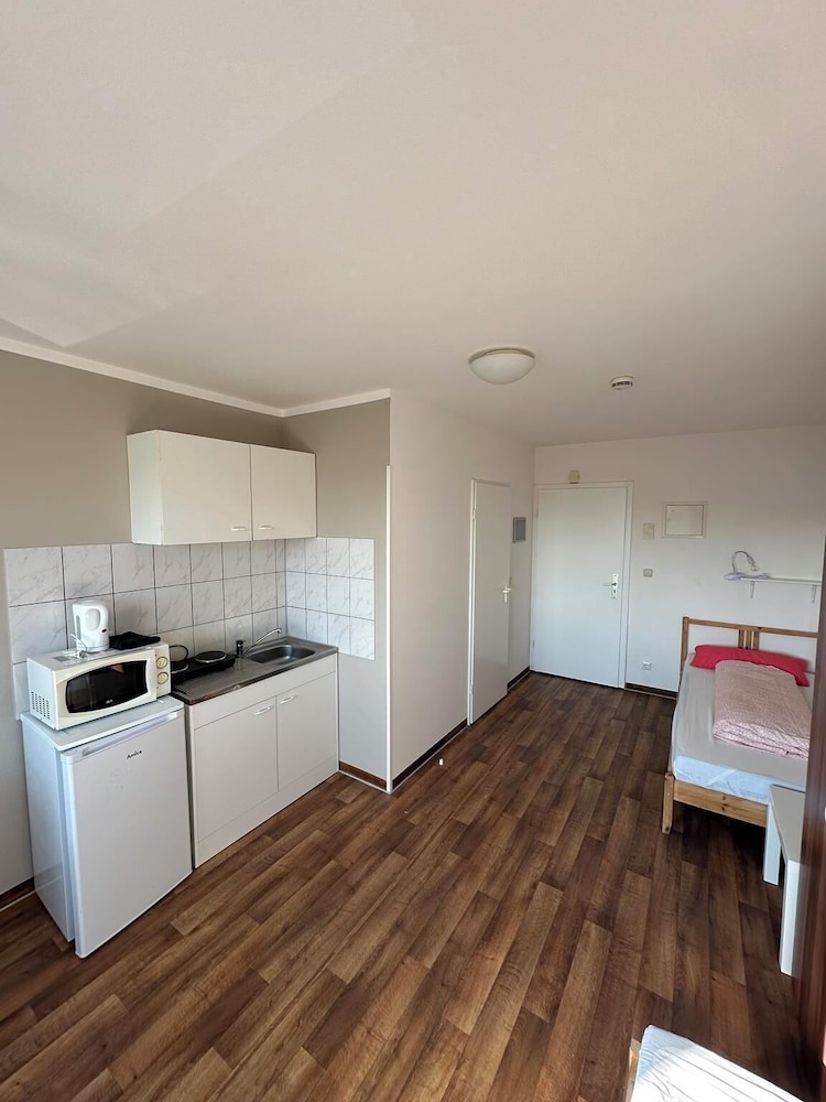 2-Rent Group Hostel Apartments HAN53
