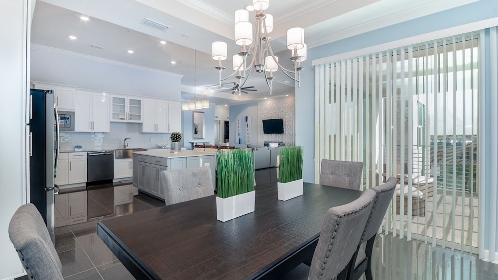 Storey Lake Resort 4 Bedroom Condo w Balcony and Amenities 4 Condo