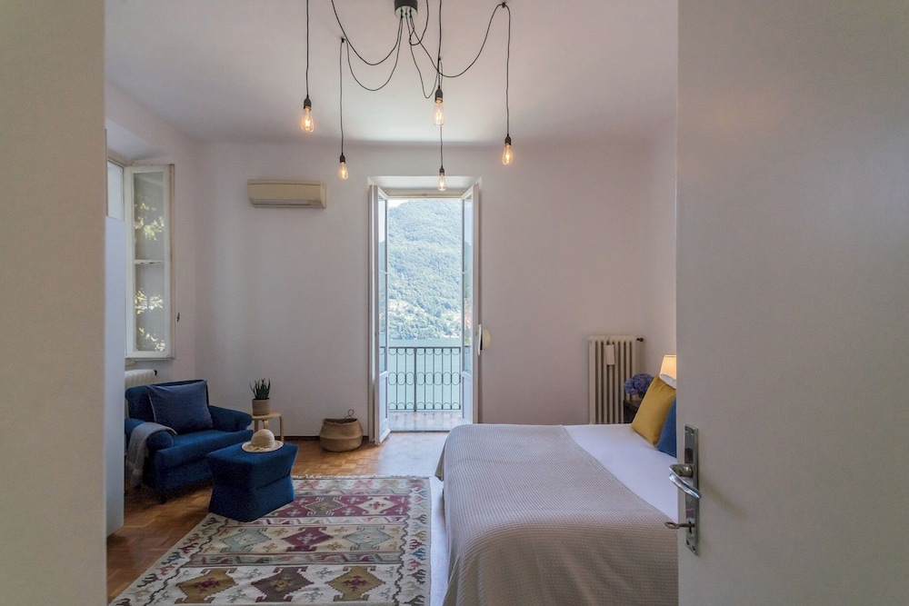 Villa Chiara Moltrasio With Private Garden by Rent all Como