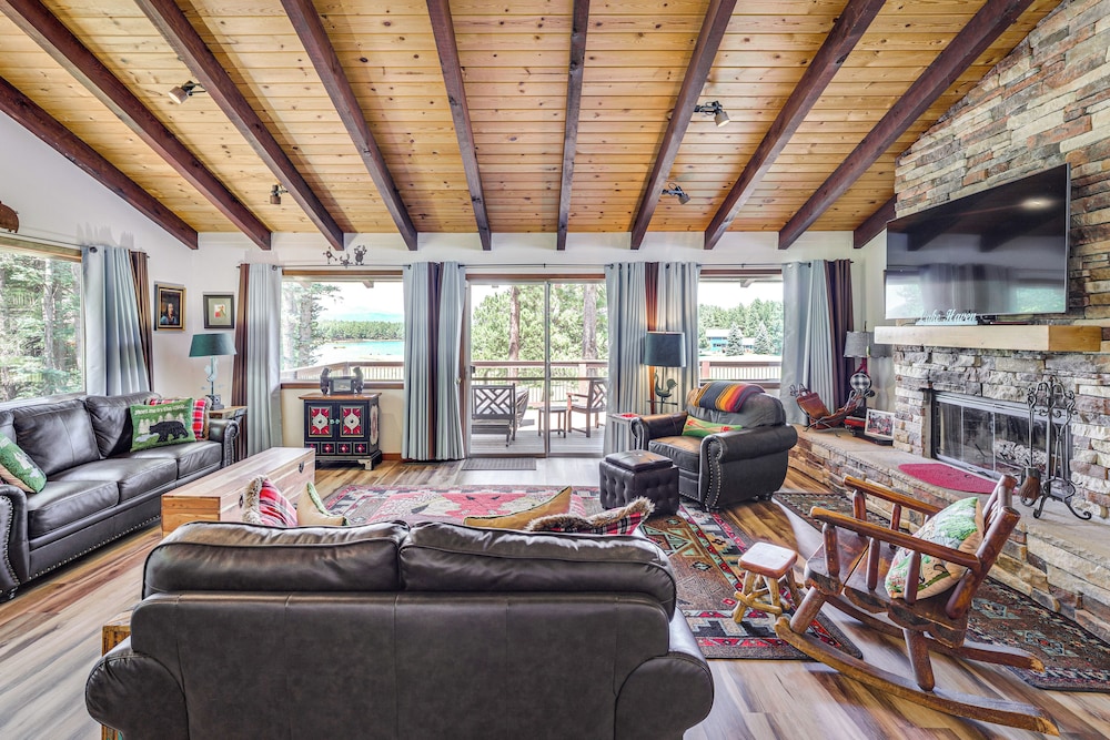 Monte Verde Lake Access & Views: Spacious Retreat!