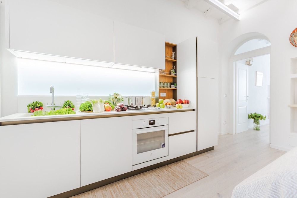 Casa Joyce in Lucca With 1 Bedrooms and 1 Bathrooms