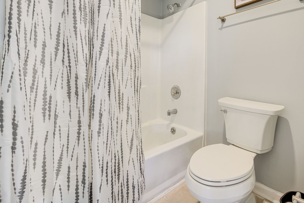 5 Mi to Fort Moore: Quiet Columbus Home w/ Yard