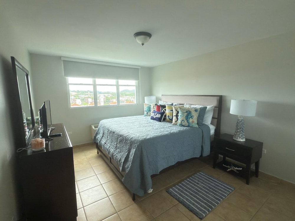 608 Ocean & Marina Views 3 Bed 2 Bath view 3