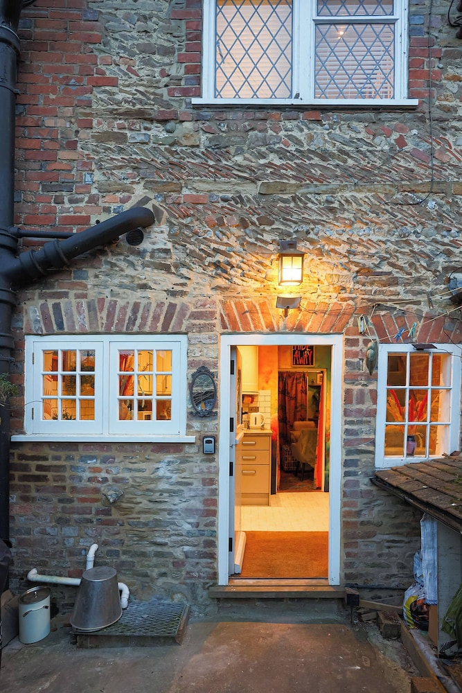 Artists Hideaway in Cowfold