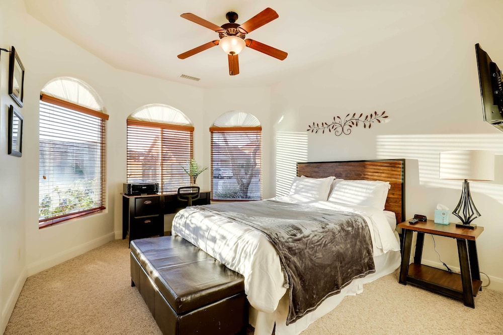 Fire Pit & Mountain Views: Horseshoe Bend Retreat view 5
