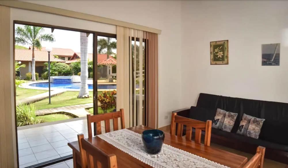 Hotel Villas y condominios en Guanacaste. - Image 1