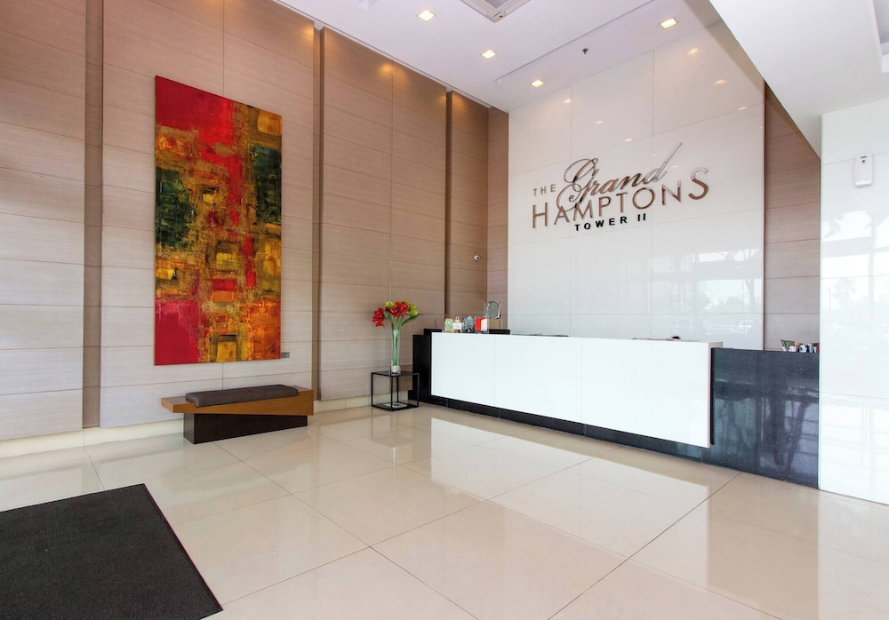 Elegant 2BR Apartment in Upscale Fort BGC Fast Wifi