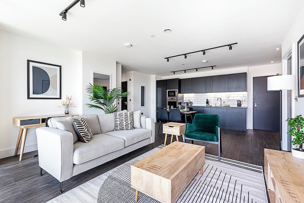 Stylish and Bright West London Gem
