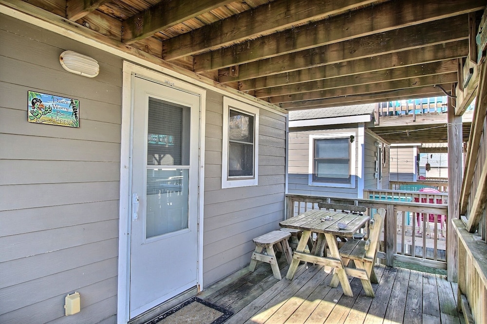 15 Don't Worry Be Happy Studio Bedroom Condo by RedAwning