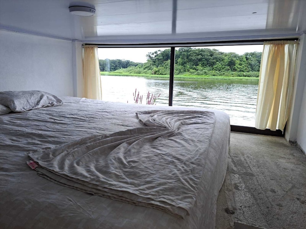 Pura Natura Riverside