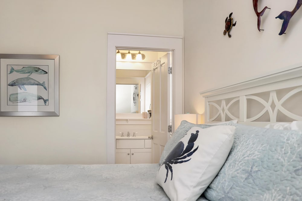 Barefoot Cottage B12 - Sea La Vie
