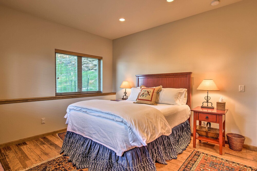 Lake & Mountain Views: Stunning Estes Park Home!